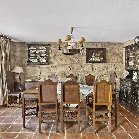 Regada - Relaxing Getaway In Spacious Farmland Chalet *